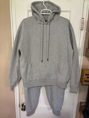 NOVA MENS SWEATSUIT TOP AND BOTTOM SET.